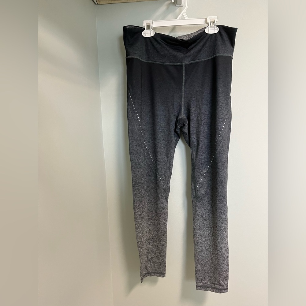 Peloton/Shape gray leggings